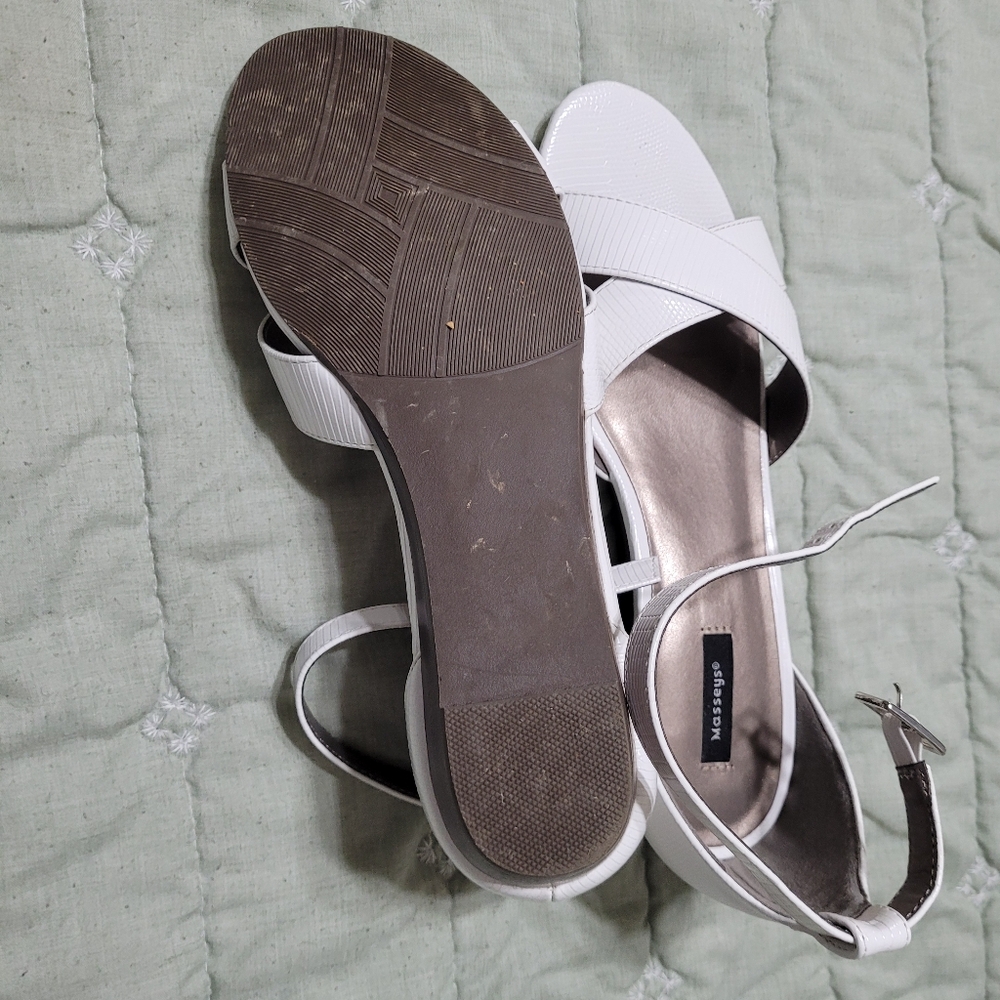 Sandals - Picture 2 of 3